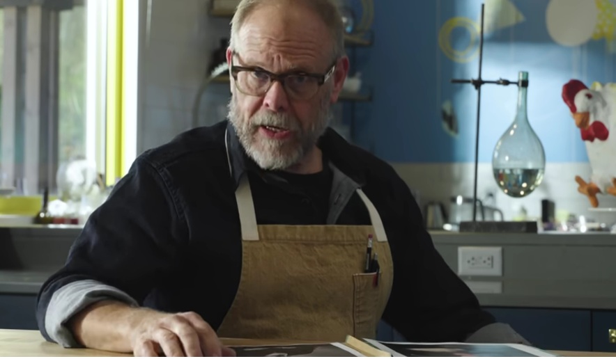 Review: 'Alton Brown Cooks Food'