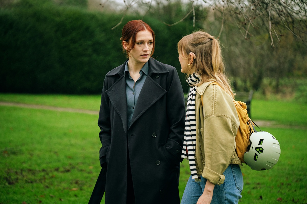 Charlotte Richie (DS Ashleigh Francis) and Rose Ayling- Ellis (Alison Brooks)
