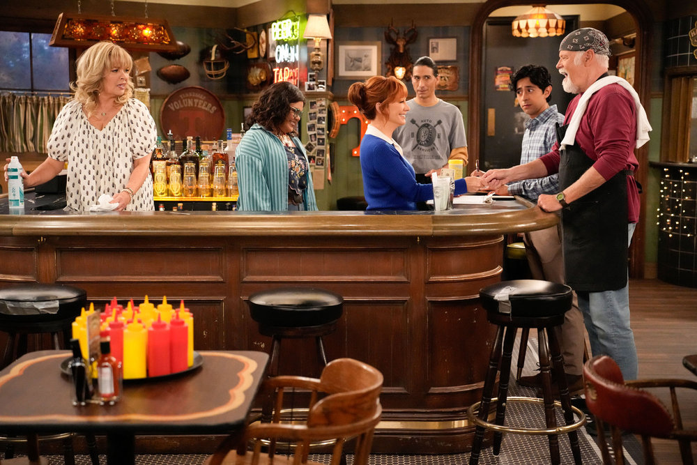 (l-r) Melissa Peterman as Gabby, Belissa Escobedo as Isabella, Reba McEntire as Bobbie, Tokala Black Elk as Takoda, Pablo Castelblanco as Steve, Rex Linn as Emmett 