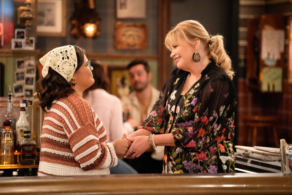 (l-r) Belissa Escobedo as Isabella, Melissa Peterman as Gabby