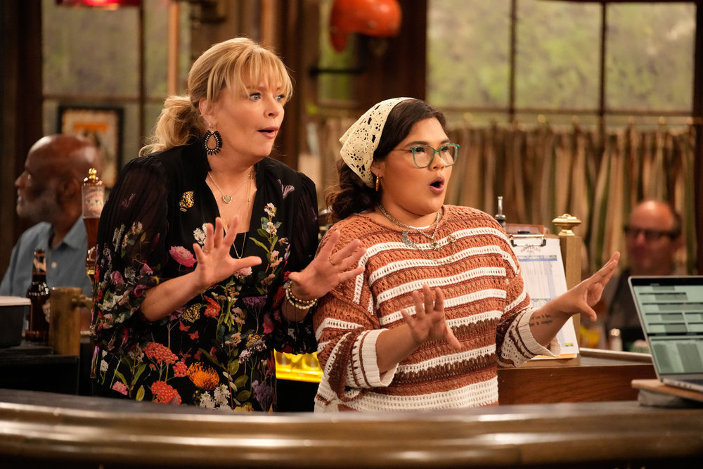 (l-r) Melissa Peterman as Gabby, Belissa Escobedo as Isabella