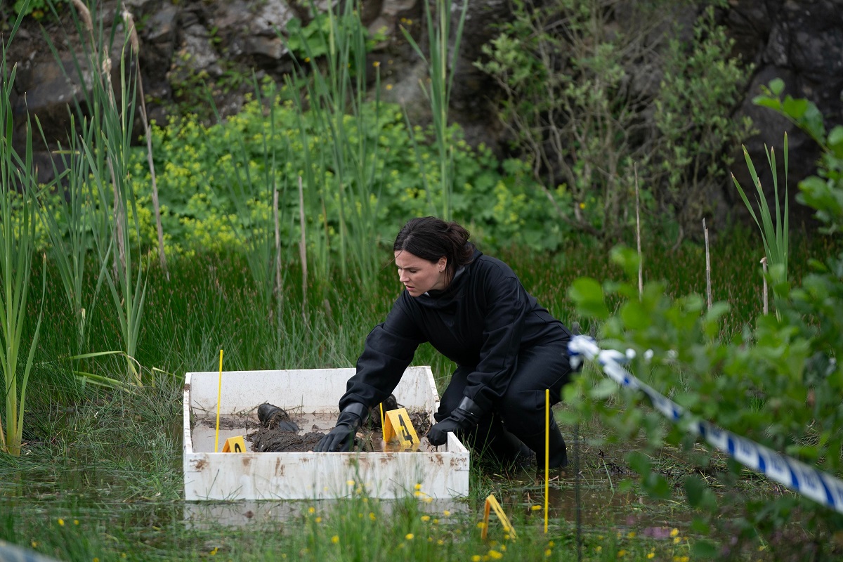 Emer Kenny as River Wilde
