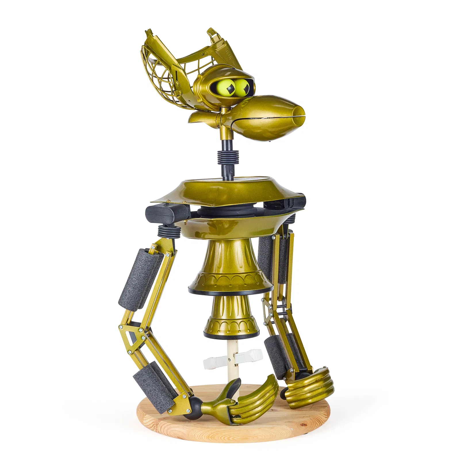 Interior features a PVC pipe rig for rotating the head and moving the eyes. Expertly studio painted metallic gold.