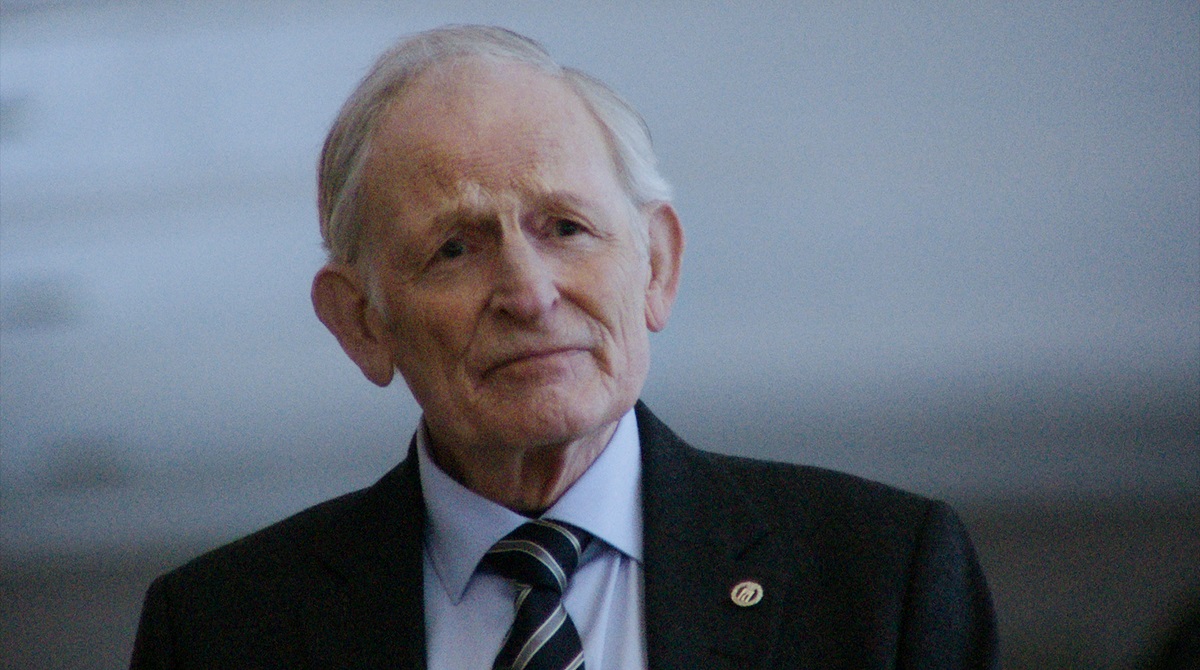 Erik Hivju as old Gunnar Sonsteby 