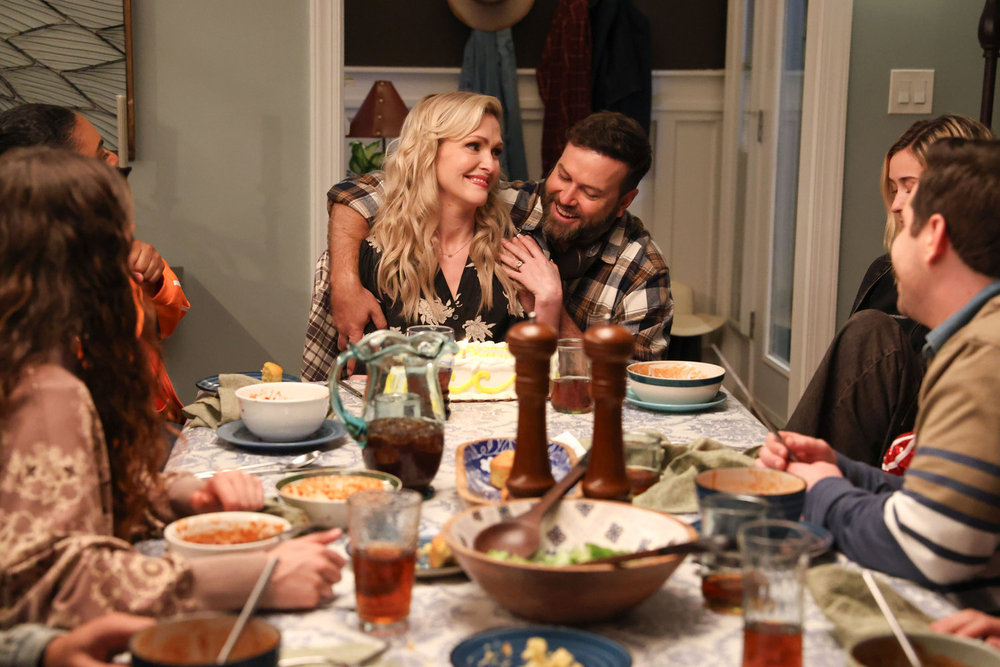 (l-r) Jenn Lyon as Courteney Potter, Taran Killam as Boon E. Potter